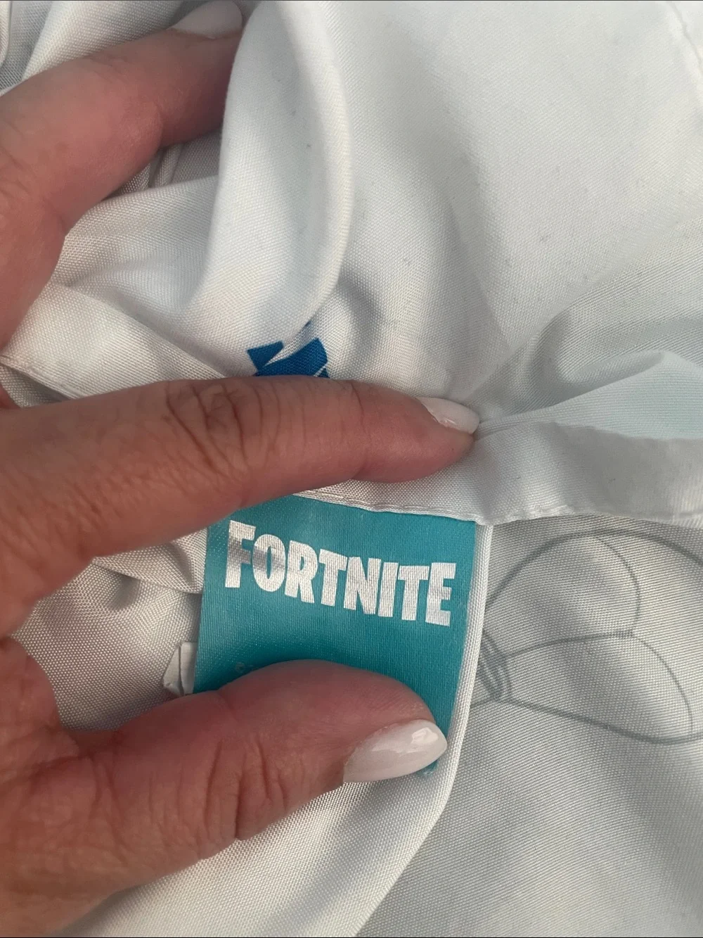 Fortnite-White & Blue Kids Bedding Sheet - Branded Gamer Design